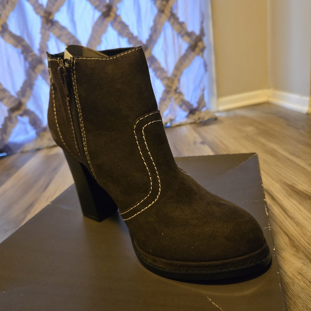 Elegant Dark Brown Ankle Boots
